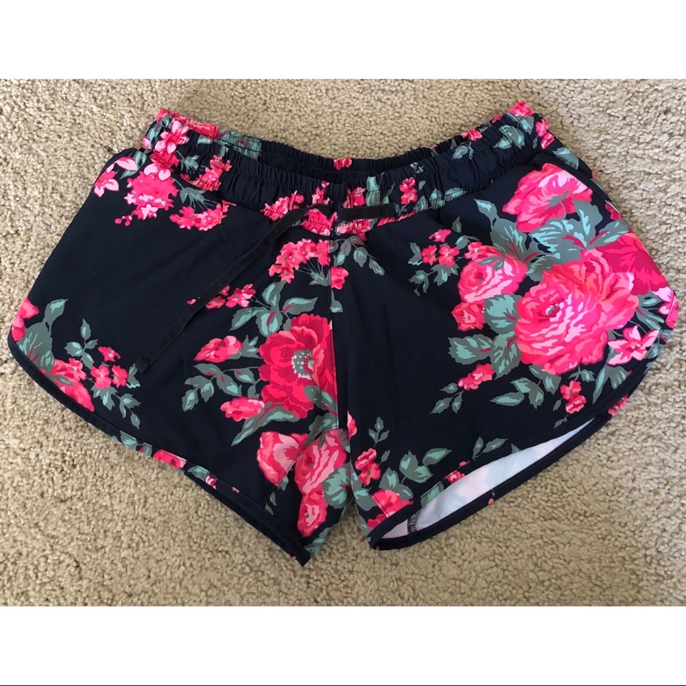 Albion Fit Floral Shorts Size Medium
